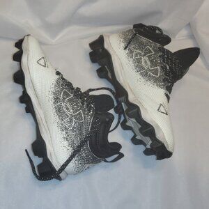 Under Armour Youth  Size 1.5Y